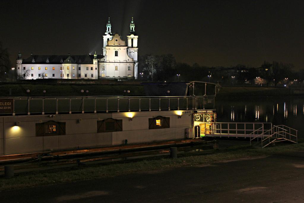 The Boat - Hostel&Chill Krasków Eksteriør bilde